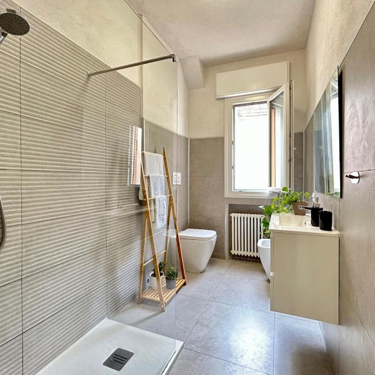 Modern Suite 10 min to Venice & Private Parking - One-Bedroom Apartment - 8