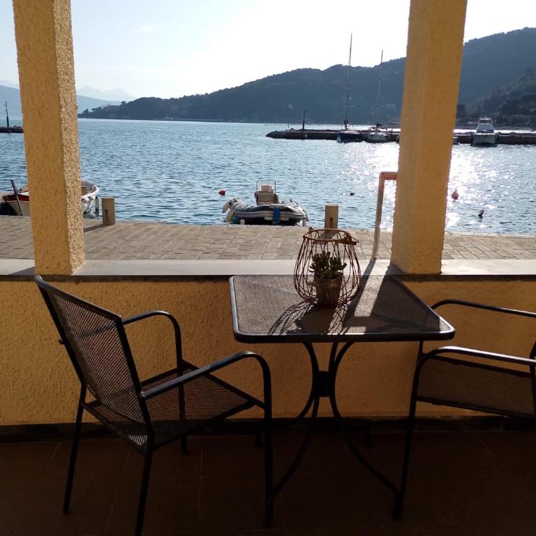 La Calata - Camera Matrimoniale o Doppia con Letti Singoli con Vista Mare e Balcone - 7