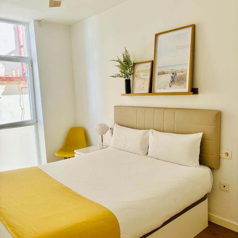 LUMINOSO APARTAMENTO en el centro de Cádiz - Apartamento de 2 dormitorios - 4