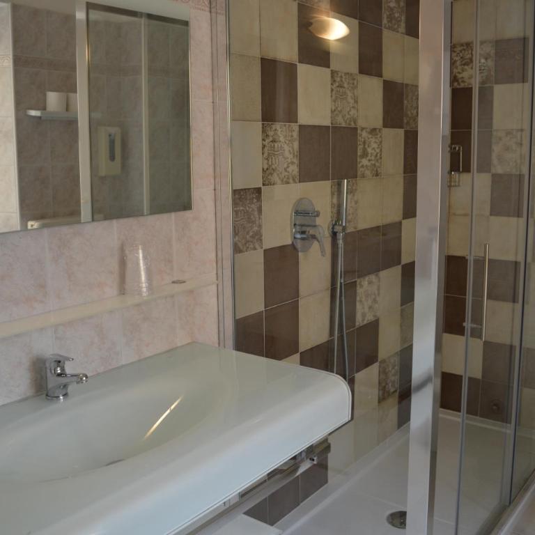 Albergo Pesce D'oro - Camera Quadrupla - 4