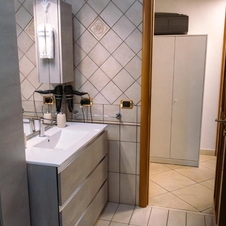 Paradiso sul mare - Appartamento con 2 Camere da Letto e Balcone - 33
