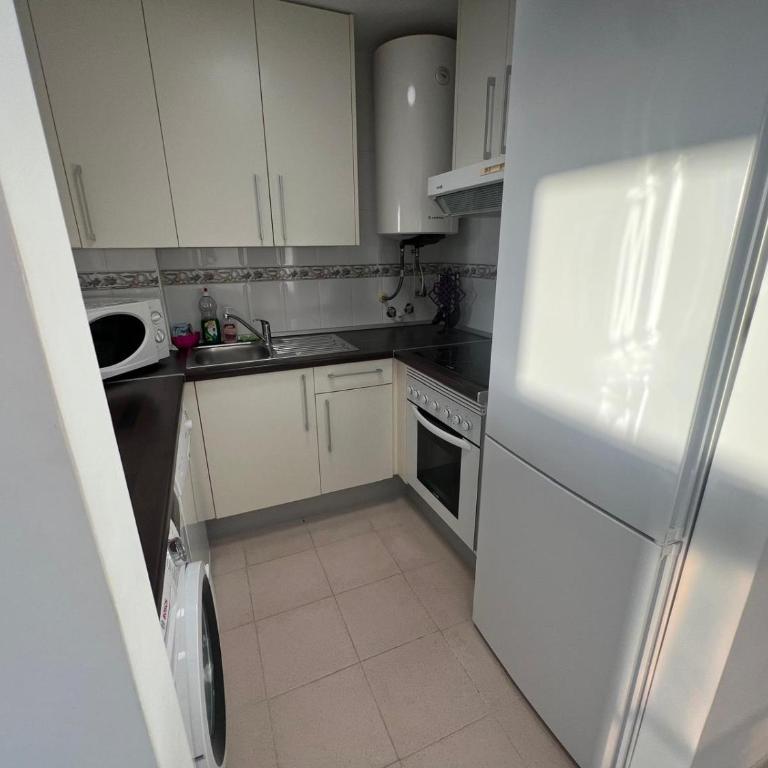 ESTEPONA - WEST CASARES PENTHOUSE 2 slpk PANORAMISCH ZEE EN BERGZICHT - Apartamento de 2 dormitorios con balcón y vistas al mar - 19