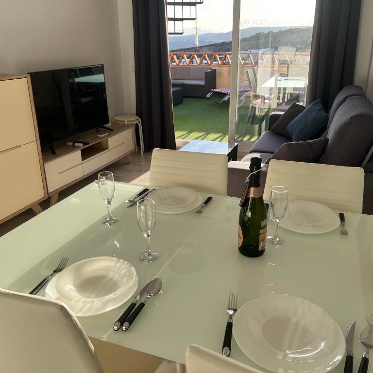 ESTEPONA - WEST CASARES PENTHOUSE 2 slpk PANORAMISCH ZEE EN BERGZICHT - Apartamento de 2 dormitorios con balcón y vistas al mar - 16