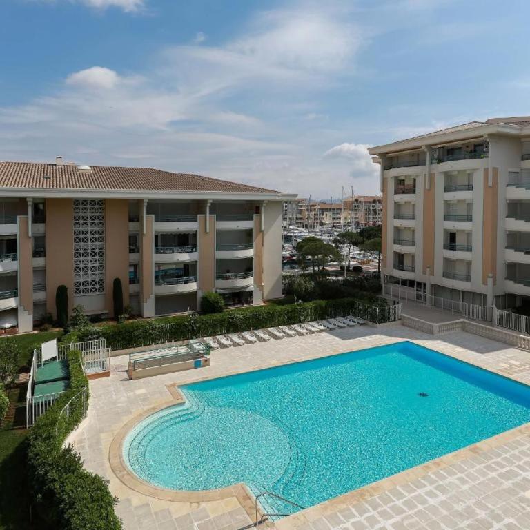 Super Comfy Port Fréjus Piscine 2 chambres 6 personnes - Apartment mit 2 Schlafzimmern und Terrasse - 10