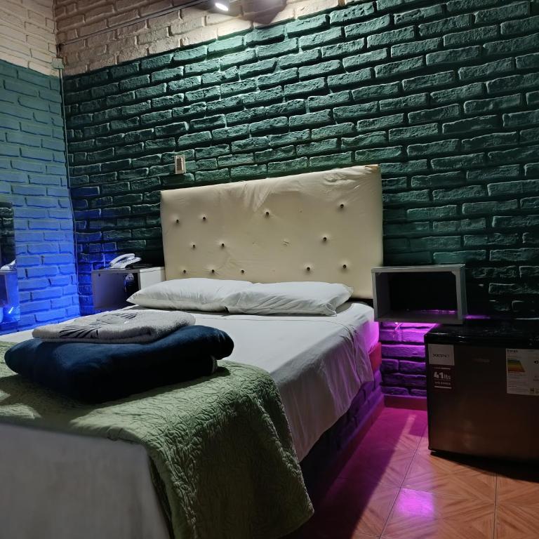 Habitaciones amplias con baño y garage privado Motel Coloso - Habitación Doble - 2
