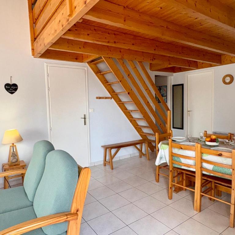 Maison spacieuse à 300m de la plage, terrasse, garage - FR-1-323-378 - Maison de Vacances - 16