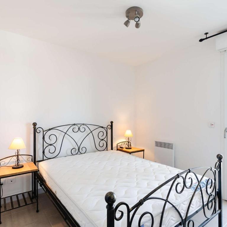 Appartement T3 avec Ascenseur et Parking à Narbonne - FR-1-409-279 - Apartment - 8