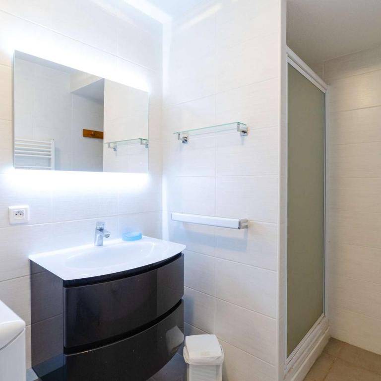 Appartement T3 avec Ascenseur et Parking à Narbonne - FR-1-409-279 - Apartment - 11