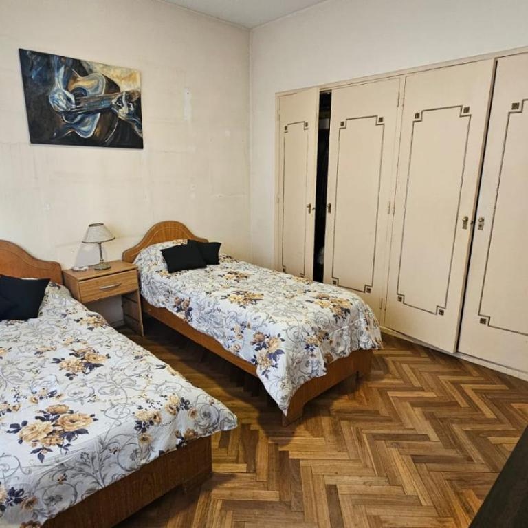 Amplio departamento con balcón y cochera - Apartamento de 3 dormitorios - 14