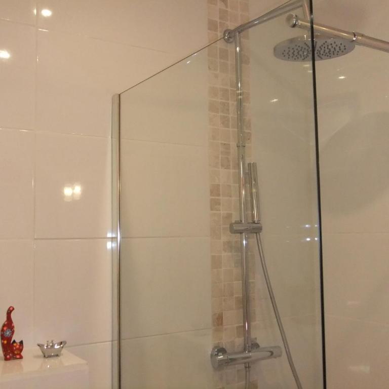 Les Terrasses du Paradis - Chambre Double ou Triple avec Douche - 6