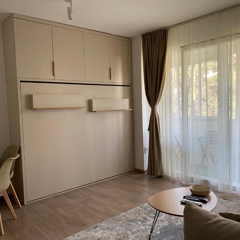 Golden Nook - Studio sa Balkonom - 1