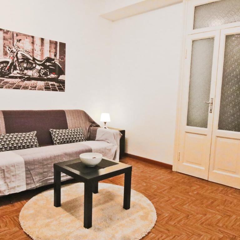 Duomo Amazing Downtown Como Centre - Appartamento con 2 Camere da Letto e Balcone - 15