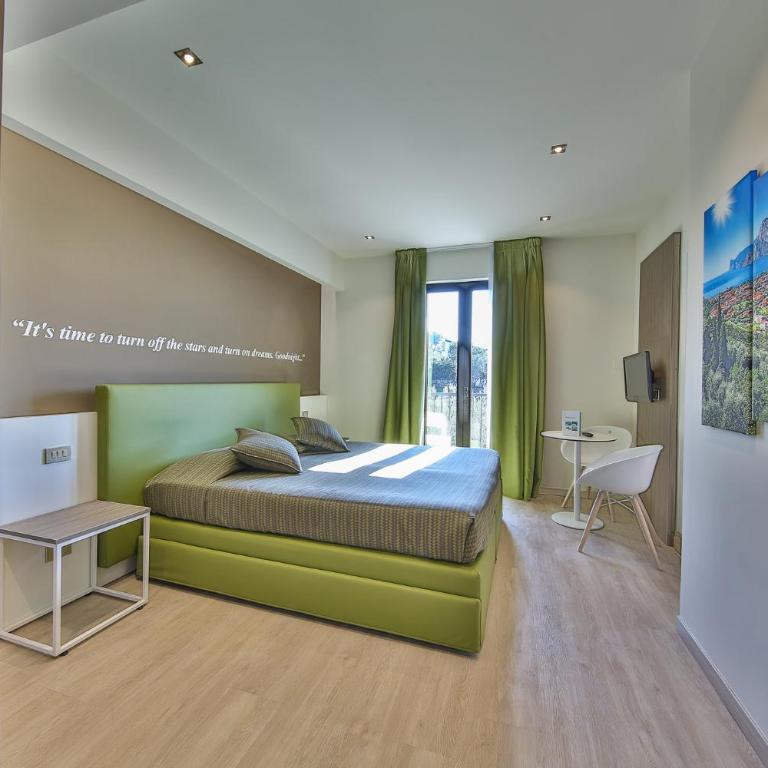 Hotel Ideal - Camera Basic Matrimoniale/Doppia con Letti Singoli con Balcone - 9