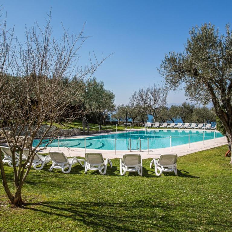 Hotel Ideal - Camera Superior Matrimoniale/Doppia con Letti Singoli con Balcone con Vista Lago - 1