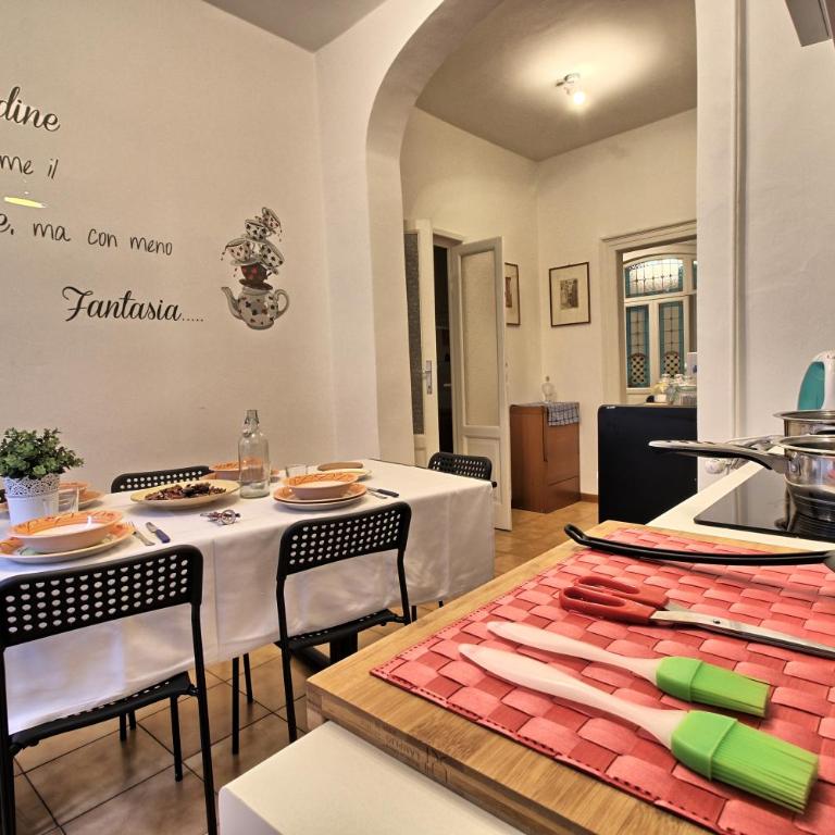 Duomo Amazing Downtown Como Centre - Appartamento con 2 Camere da Letto e Balcone - 18