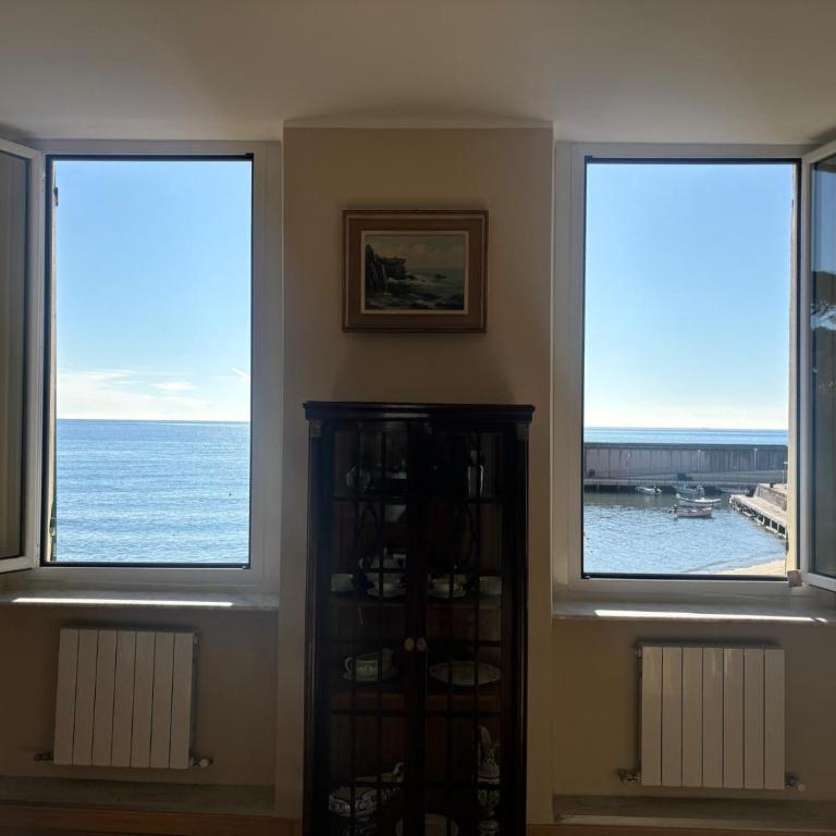 Una finestra sul mare 1 - A window on the sea 1 - Nervi - Genoa - Two-Bedroom Apartment with Sea View - 1