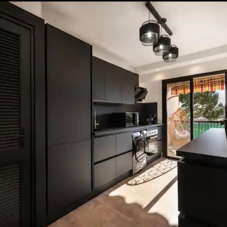 Appartement haut standing - Luxury apartment - Cannes- Croisette- Centre ville- Vue Tennis -Vue Piscine -Parking privé - Terrasse- Plage - Apartment mit Poolblick - 2