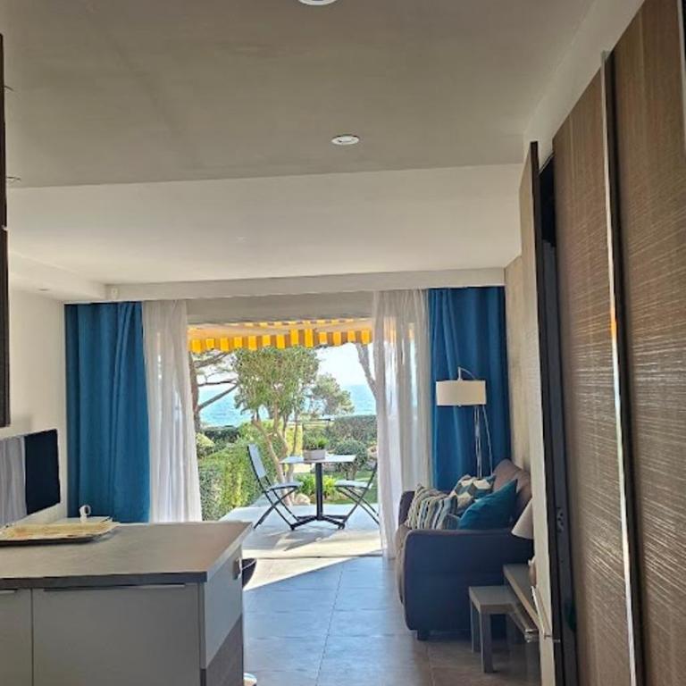 Appartement les pieds dans l'eau avec terrasse et jardin - Apartamento de 1 dormitorio - 2