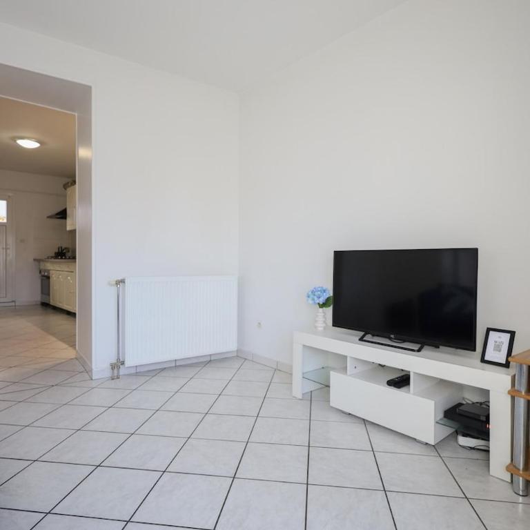 L'émeraude - Three-Bedroom House - 33