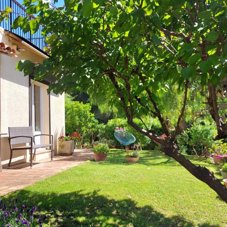 Jolie maison hauteur d'Antibes - Two-Bedroom House - 2