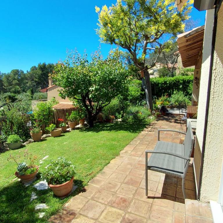 Jolie maison hauteur d'Antibes - Two-Bedroom House - 7