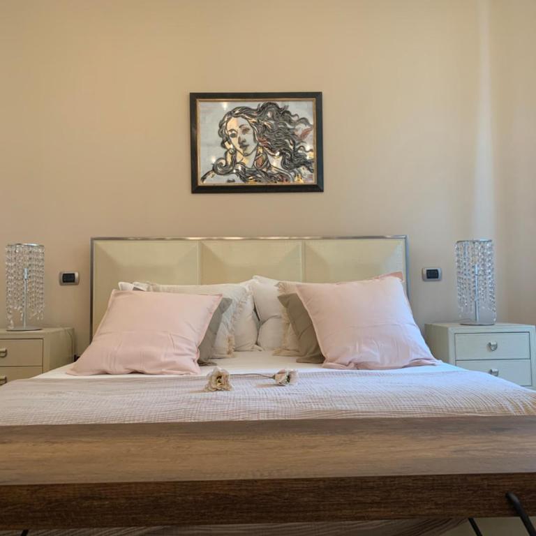 La Villa Como - Double Room with Private Bathroom - 7