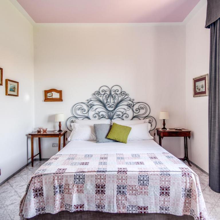 M Suites Sorrento - One-Bedroom Apartment with Bath and Sea View - 18