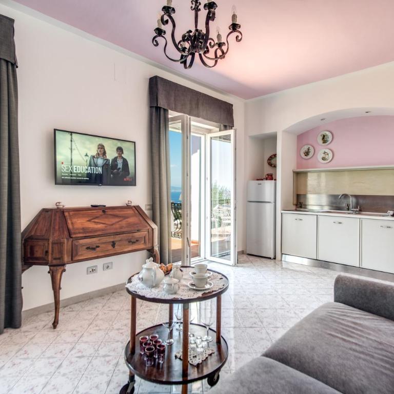 M Suites Sorrento - One-Bedroom Apartment with Bath and Sea View - 7