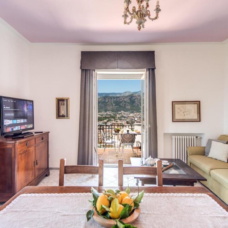 M Suites Sorrento - One-Bedroom Apartment with Shower and Sea View - 9