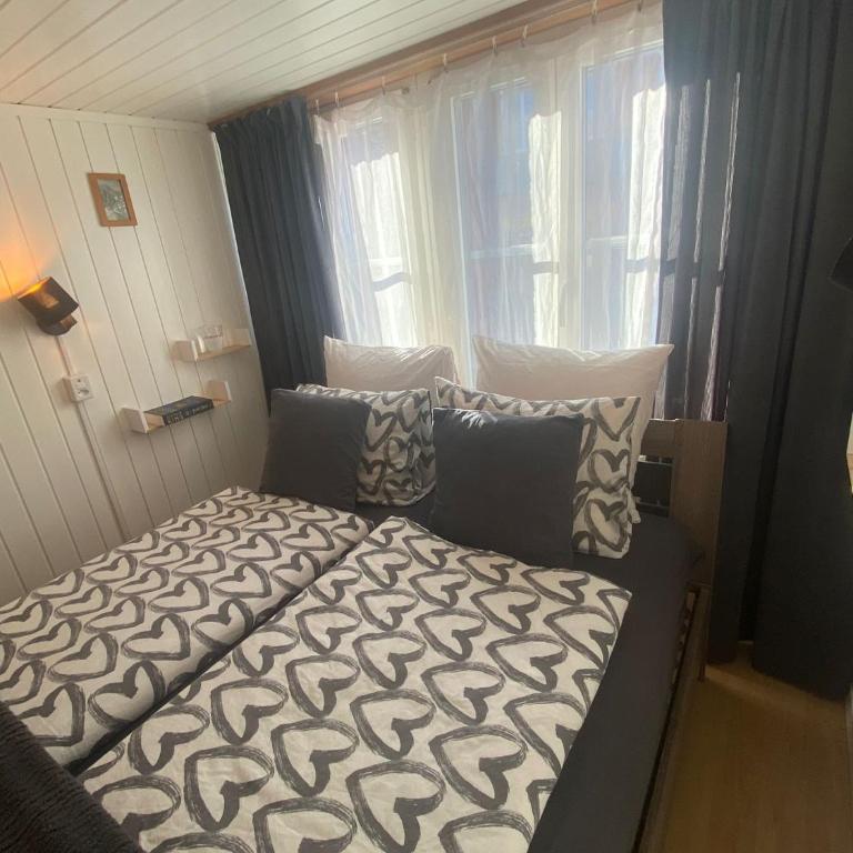 Cosy apartment in heritage protected swiss chalet - Apartment mit 2 Schlafzimmern - 9