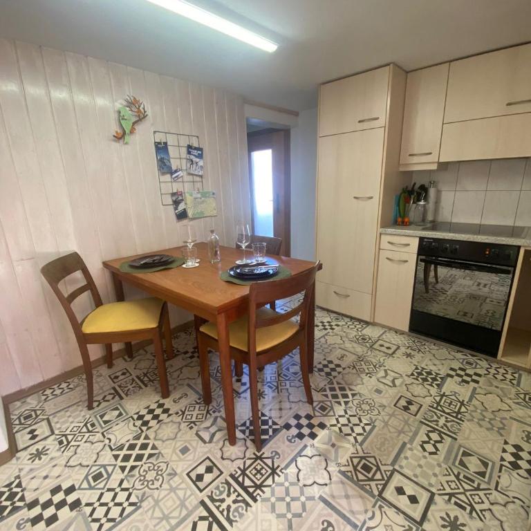Cosy apartment in heritage protected swiss chalet - Apartment mit 2 Schlafzimmern - 38