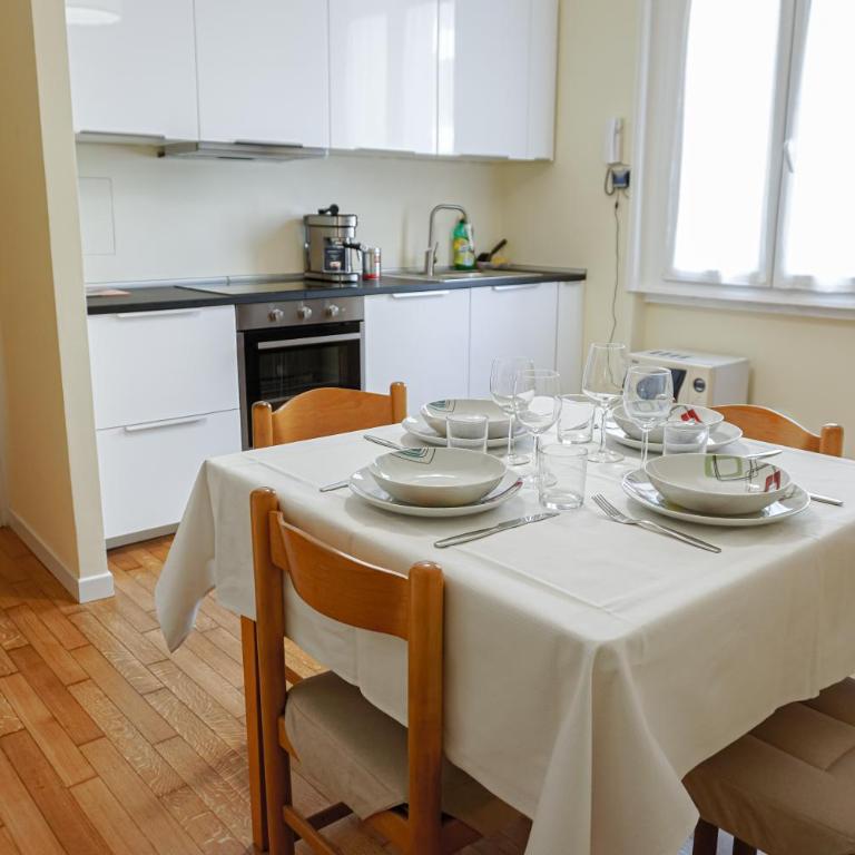 Easy Room Italy Balcony Apartments - Two-Bedroom Apartment - 3