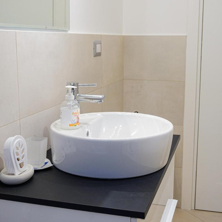 Easy Room Italy Balcony Apartments - Two-Bedroom Apartment - 7