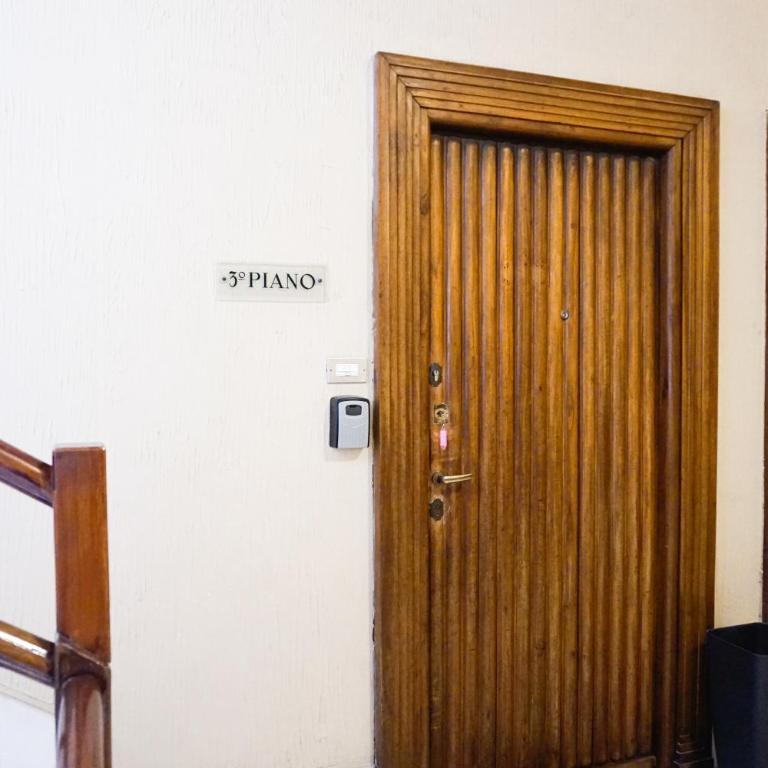 Easy Room Italy Balcony Apartments - Two-Bedroom Apartment - 11