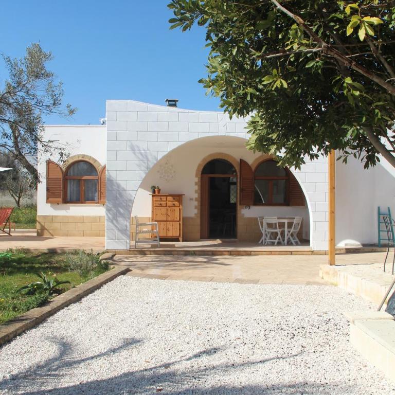 Il Pangolo Villa con trullo vicino al mare - Three-Bedroom Vacation Home - 1