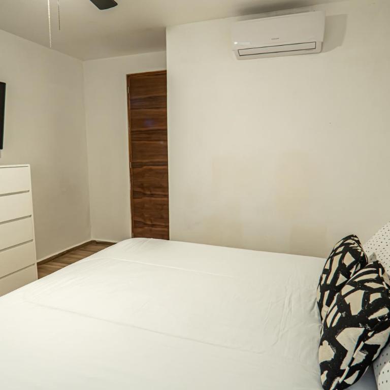 Two-Condos House in Great location with Rooftop and Pool and BBQ - Casa de 4 dormitorios - 51