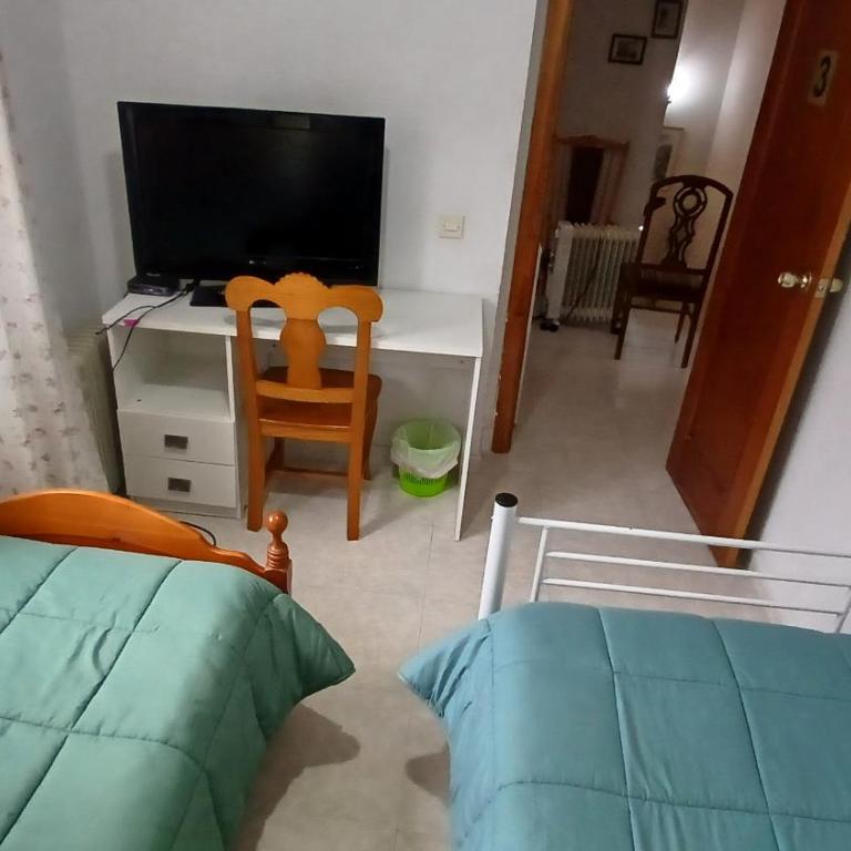 Habitación Privada Doble Toledo - Habitación Estándar con baño compartido - 2 camas - 10