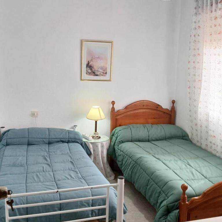 Habitación Privada Doble Toledo - Habitación Estándar con baño compartido - 2 camas - 16