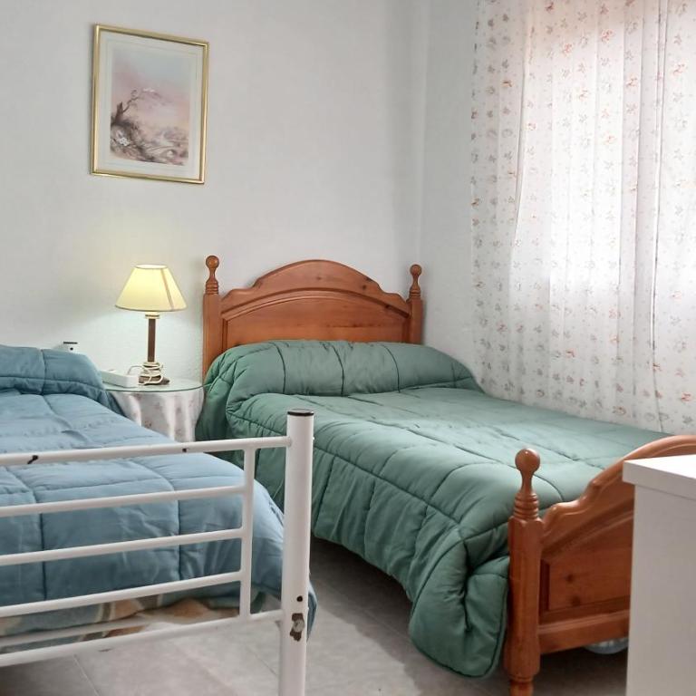 Habitación Privada Doble Toledo - Habitación Estándar con baño compartido - 2 camas - 7