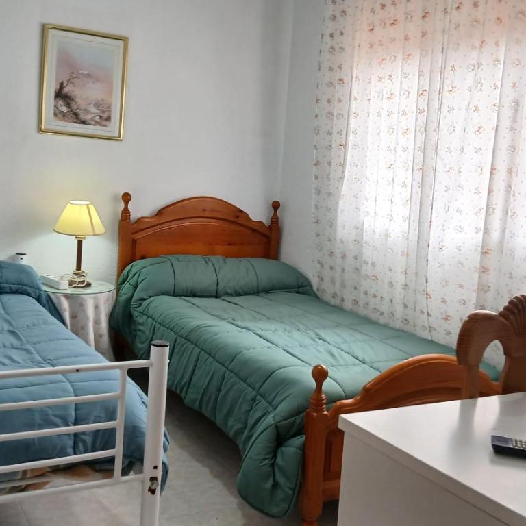 Habitación Privada Doble Toledo - Habitación Estándar con baño compartido - 2 camas - 12