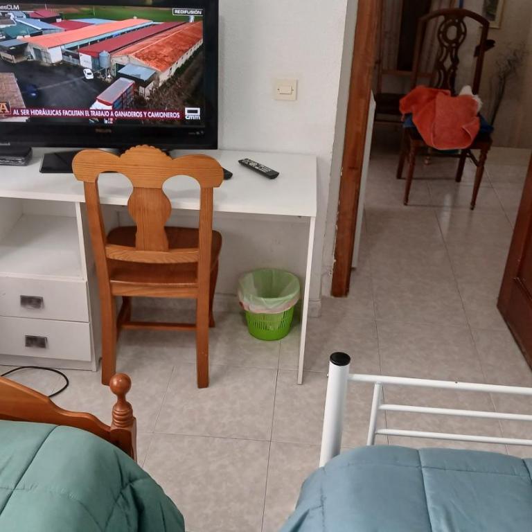Habitación Privada Doble Toledo - Habitación Estándar con baño compartido - 2 camas - 8