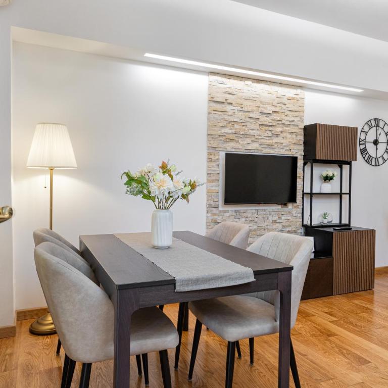 Your Place in Rome Apartments - Two-Bedroom Apartment - 12