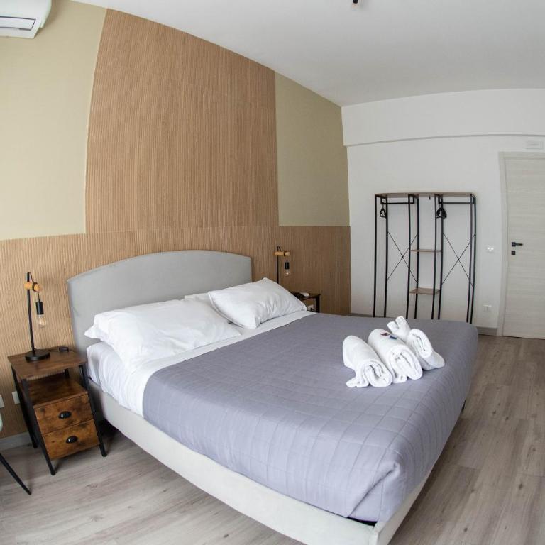 Vatican Fashion Home - Three-Bedroom Apartment - 47