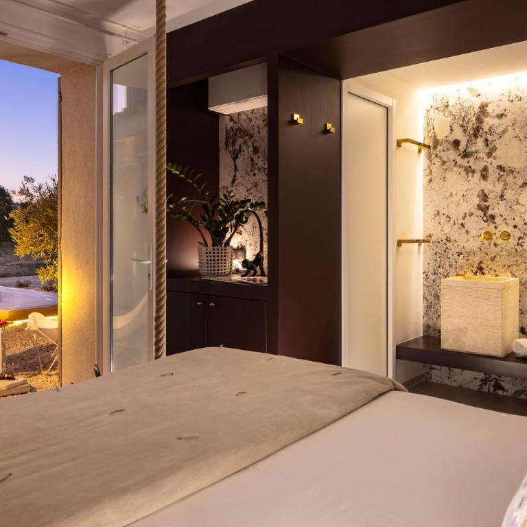 La Bastide de Damien, 5 clefs Demeure d'Exception et Table Remarquable dans le guide Teritoria, JACUZZI Privatif, Cuisine étoilée Dominique Frérard - Suite avec Jacuzzi - 2