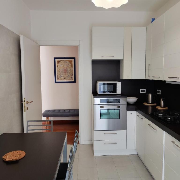Your City Retreat - Two-Bedroom Apartment - 8