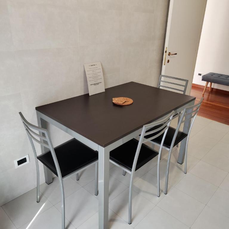 Your City Retreat - Two-Bedroom Apartment - 11