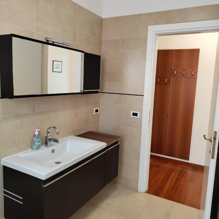 Your City Retreat - Two-Bedroom Apartment - 20