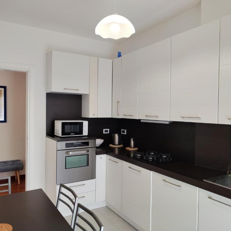 Your City Retreat - Two-Bedroom Apartment - 23