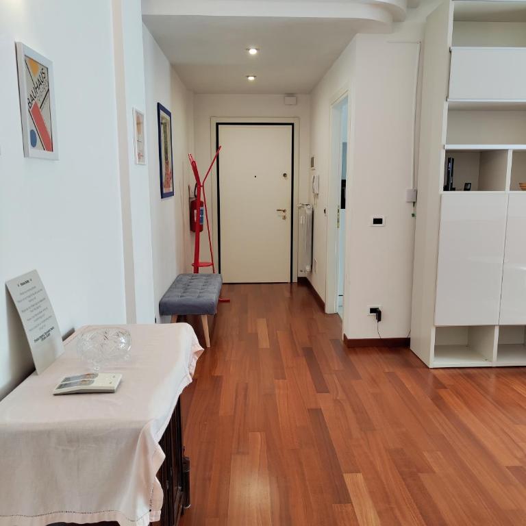 Your City Retreat - Two-Bedroom Apartment - 24