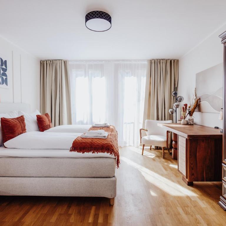Lumen Homes - Altstadt-Residenz, direkt im Zentrum, geräumiges Apartment mit 5 Zimmern, Küche - Three-Bedroom Apartment - 24